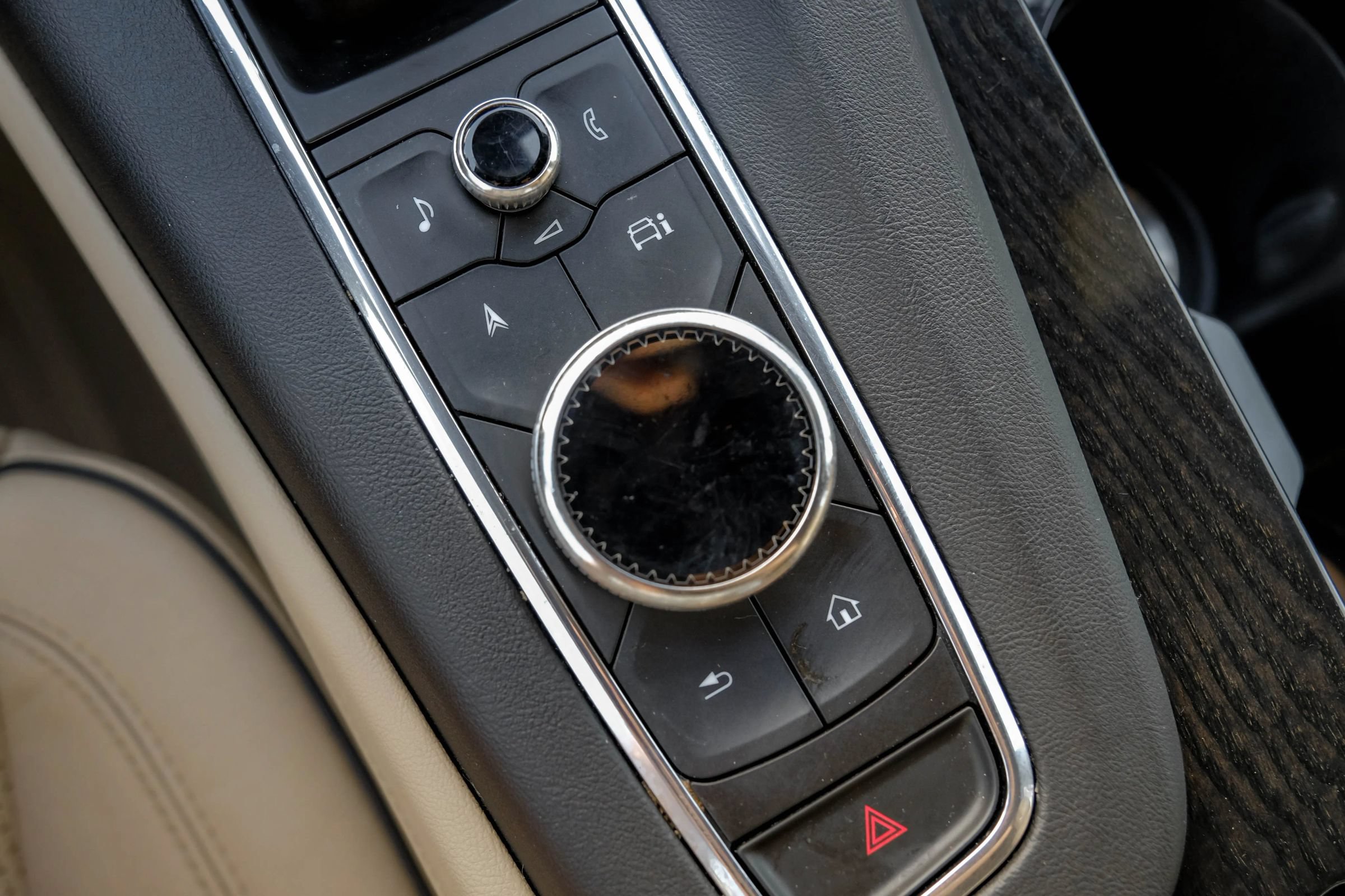 Used 2021 Cadillac Escalade Premium Luxury w/ Driver Assist Tech Package AWD/4WD image 28