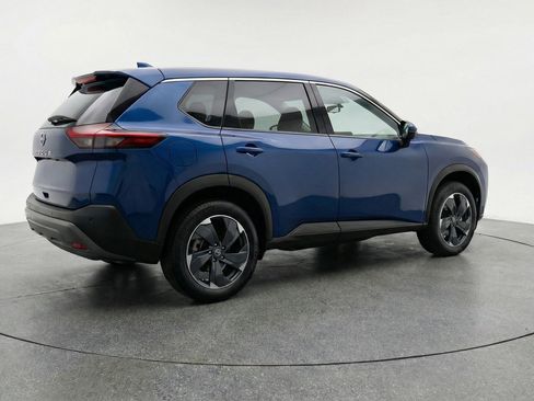 Used 2025 Nissan Rogue SV AWD/4WD image 9