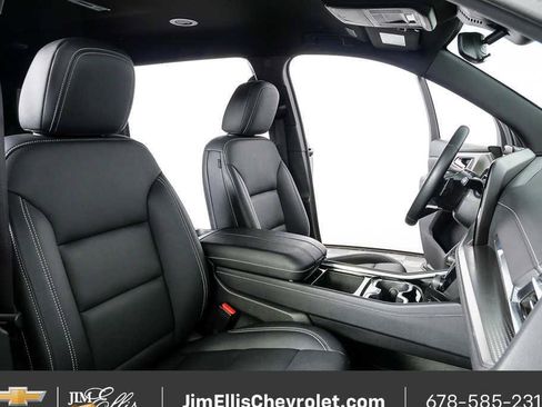 Certified 2025 Chevrolet Traverse LT FWD image 22