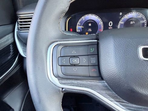 Used 2024 Jeep Wagoneer L Series II image 13