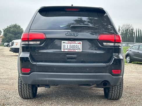 Used 2019 Jeep Grand Cherokee Laredo image 8