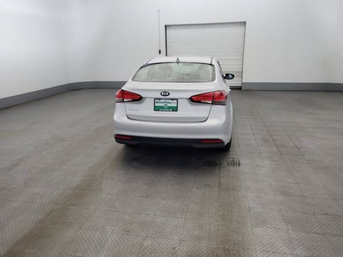Used 2017 Kia Forte LX FWD image 7
