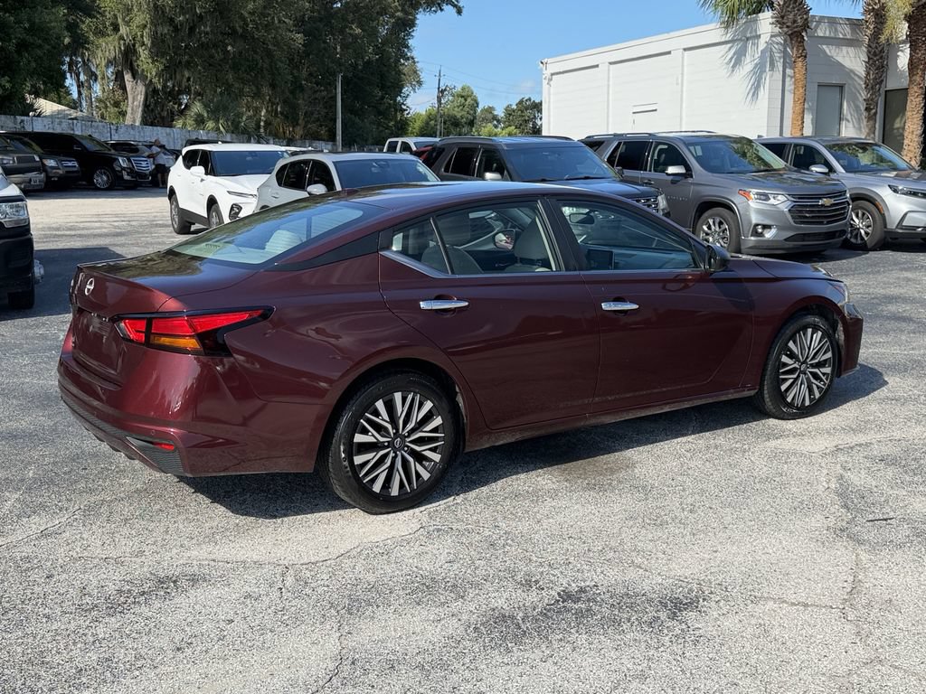 Used 2025 Nissan Altima 2.5 SV FWD image 5