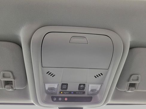 Used 2023 Chevrolet Equinox LT image 19