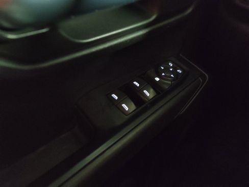 Used 2019 Chevrolet Silverado 1500 Custom w/ Custom Value Package image 27