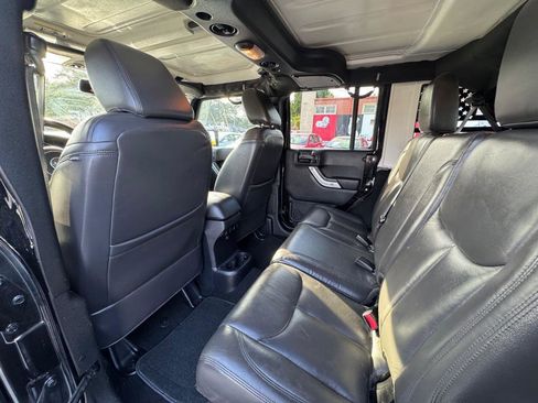 Used 2015 Jeep Wrangler Unlimited Sahara w/ Dual Top Group image 15