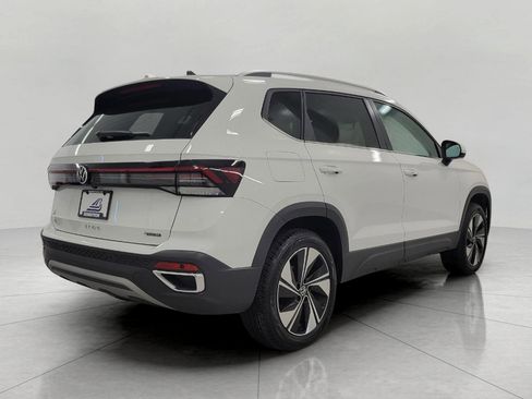 Used 2025 Volkswagen Taos SE AWD/4WD image 20