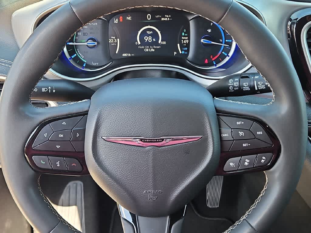Used 2024 Chrysler Pacifica Limited FWD image 19