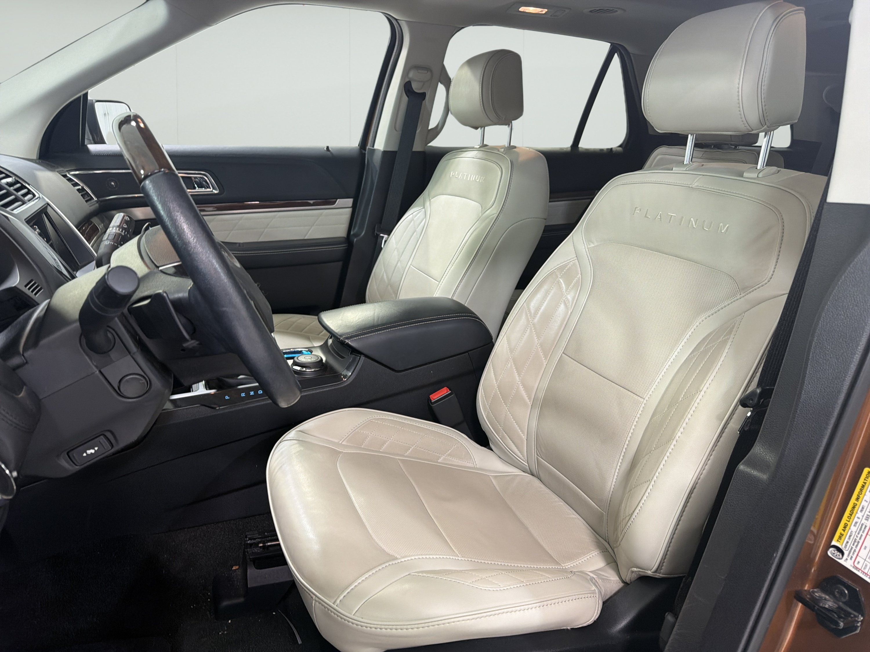 Used 2017 Ford Explorer Platinum AWD/4WD image 9