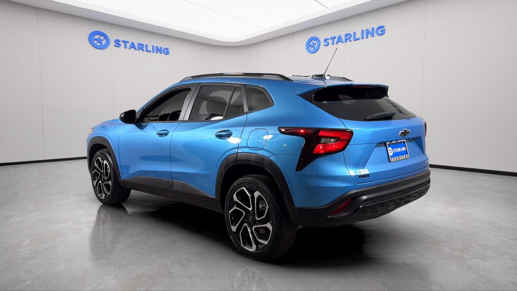 Certified 2025 Chevrolet Trax RS w/ Driver Confidence Package FWD image 5