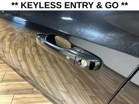 Certified 2018 Chrysler 300 Touring L AWD/4WD image 13