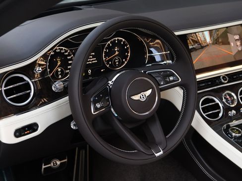 Used 2024 Bentley Continental GT image 14