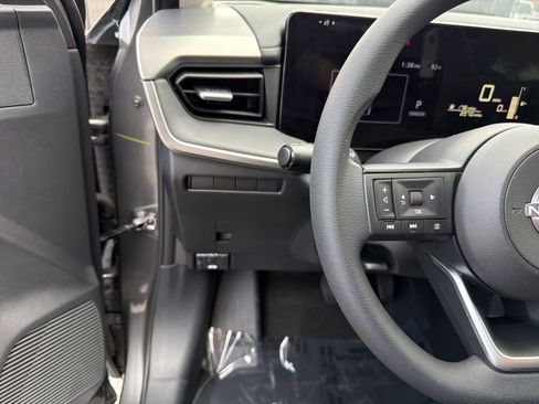 Certified 2025 Nissan Kicks S AWD/4WD image 17