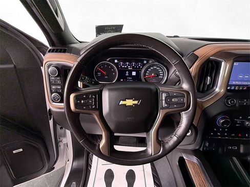 Used 2019 Chevrolet Silverado 1500 High Country image 11