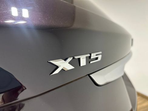 Used 2018 Cadillac XT5 Platinum AWD/4WD image 31