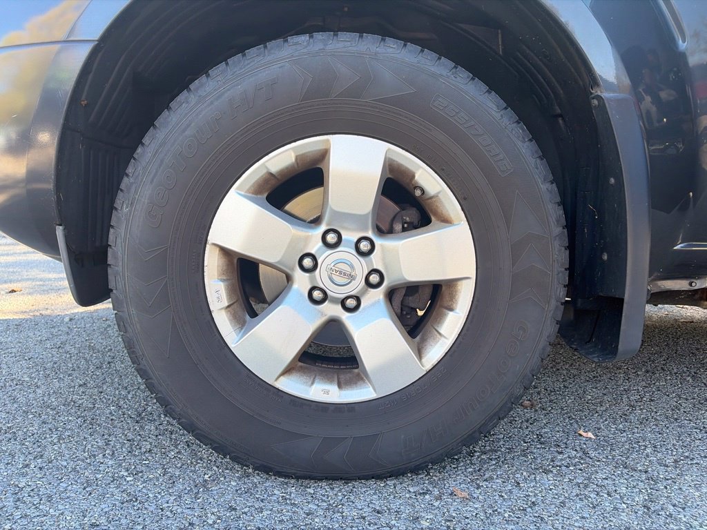 Used 2012 Nissan Frontier SV w/ SV Premium Utility Pkg AWD/4WD image 13