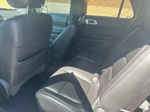 Used 2013 Ford Explorer XLT AWD/4WD image 14
