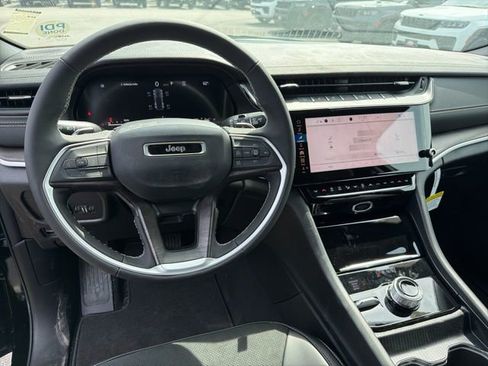 New 2026 Jeep Grand Cherokee 4WD image 15