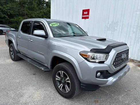 Used 2019 Toyota Tacoma TRD Sport AWD/4WD image 1