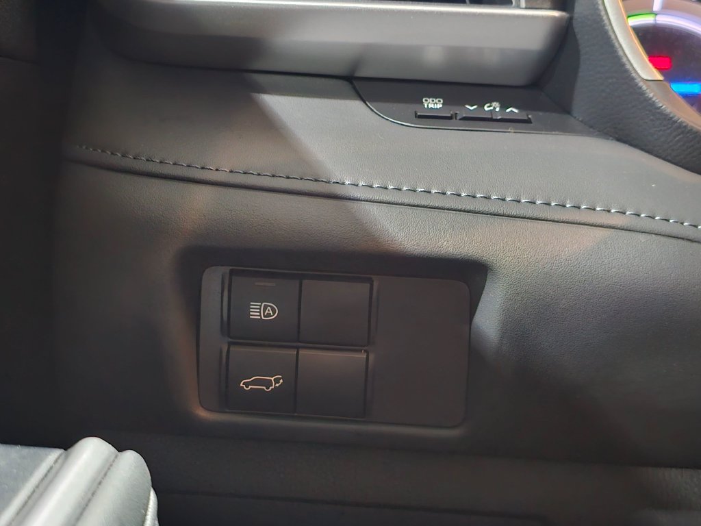 Used 2022 Toyota Highlander XLE AWD/4WD image 20