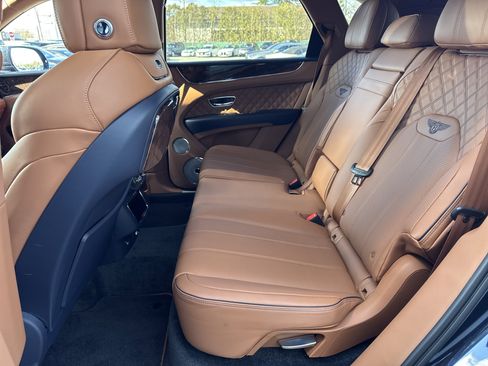 Used 2022 Bentley Bentayga image 26