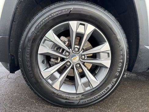 Used 2025 Chevrolet Equinox LT FWD image 11