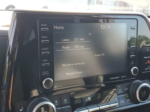 Used 2020 Toyota Highlander XLE AWD/4WD image 27