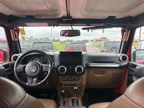 Used 2015 Jeep Wrangler Unlimited Sahara AWD/4WD image 21