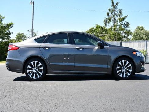Used 2019 Ford Fusion SE AWD/4WD image 8