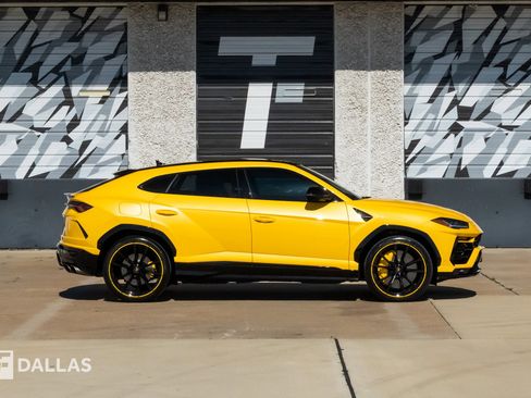 Used 2021 Lamborghini Urus image 17