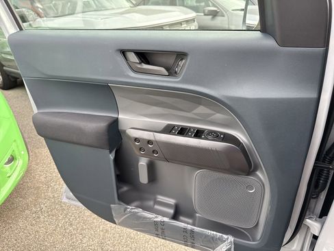 New 2025 Ford Maverick XL w/ Equipment Group 101A AWD/4WD image 23