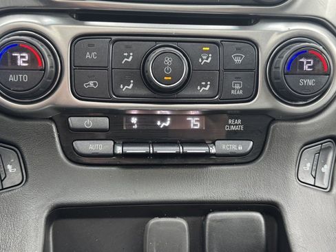 Used 2020 Chevrolet Suburban LT image 25