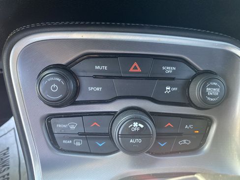 Used 2019 Dodge Challenger SXT RWD image 16