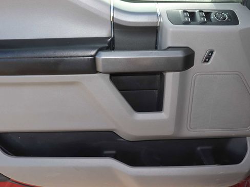 Used 2015 Ford F150 XLT w/ Equipment Group 302A Luxury image 17