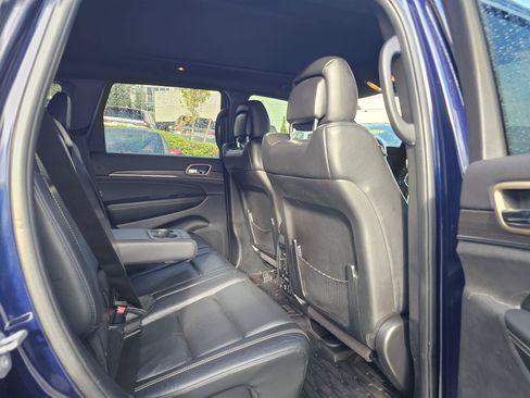 Used 2017 Jeep Grand Cherokee Limited w/ Luxury Group II AWD/4WD image 13