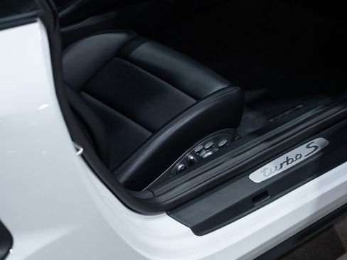 Used 2017 Porsche 911 Turbo S image 32
