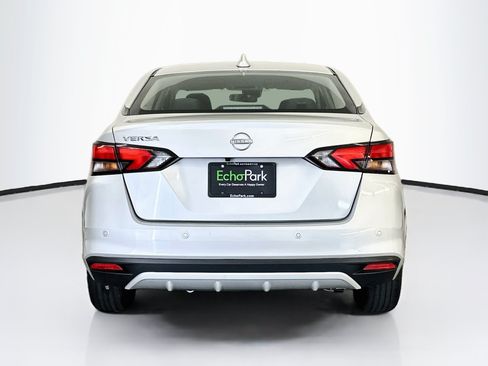 Used 2025 Nissan Versa SV FWD image 7