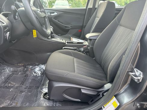 Used 2018 Ford Focus SE FWD image 11