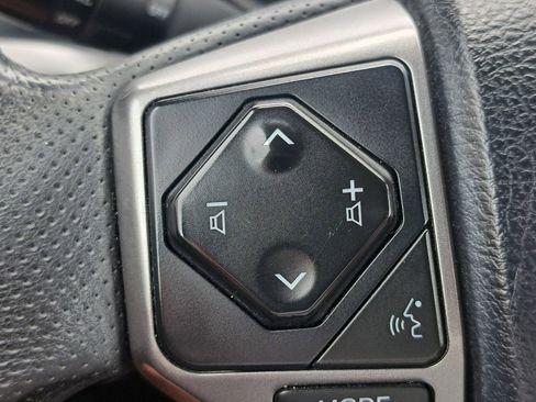 Used 2020 Toyota Tacoma SR5 AWD/4WD image 14