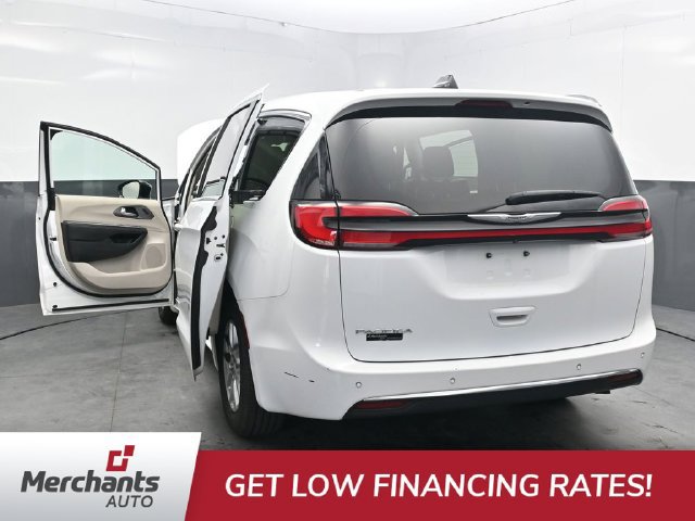 Used 2024 Chrysler Pacifica Touring-L FWD image 47