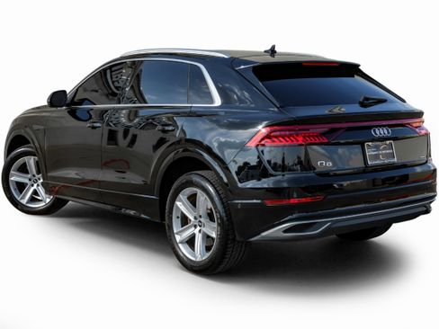 Used 2021 Audi Q8 Premium w/ Convenience Package image 10
