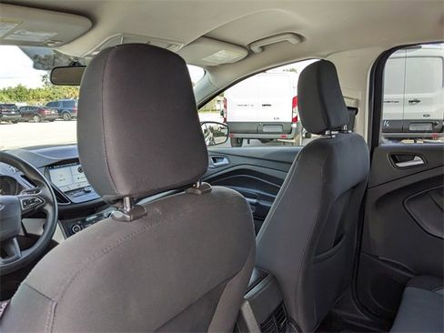Used 2019 Ford Escape SE image 19