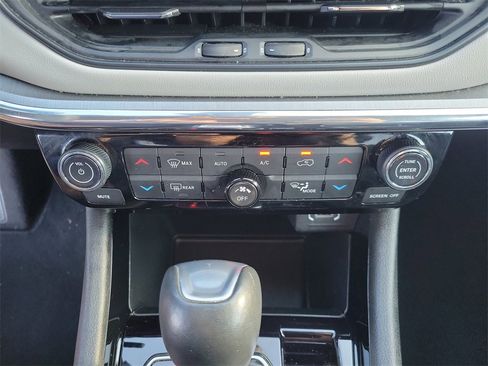 Used 2024 Jeep Compass Limited image 35