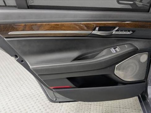 Used 2017 Genesis G90 5.0 Ultimate RWD image 17