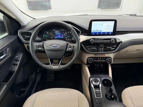 Used 2021 Ford Escape SE w/ SE Sport Appearance Package image 17