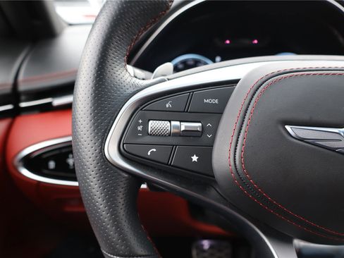 Used 2023 Genesis GV70 2.5T w/ Sport Prestige Package image 18