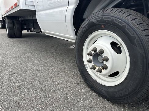 New 2024 Ford E-450 and Econoline 450 Super Duty w/ Power Windows & Locks Group image 10