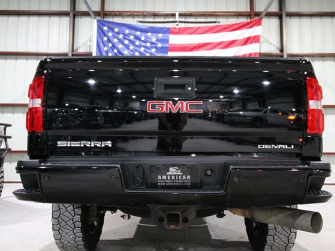Used 2016 GMC Sierra 2500 Denali w/ Duramax Plus Package image 9