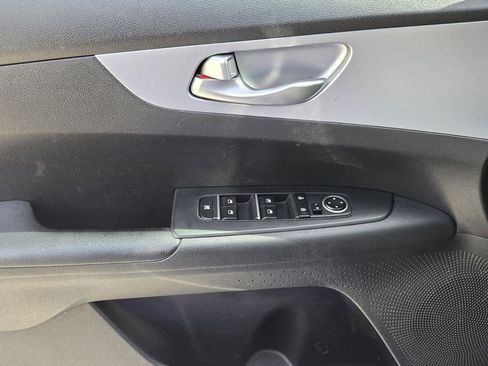 Used 2023 Kia Forte LXS image 25