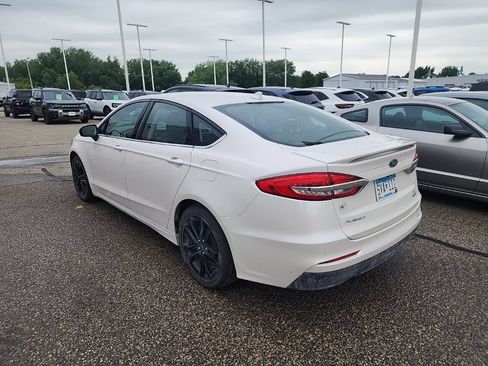 Used 2019 Ford Fusion SE w/ Equipment Group 151A FWD image 4